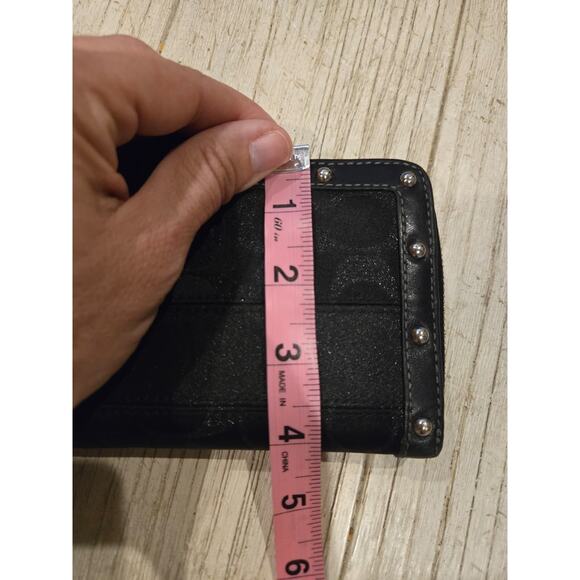 Coach Women's Black Signature Studded Zip-Around Wallet Vintage Y2K - Picture 5 of 11